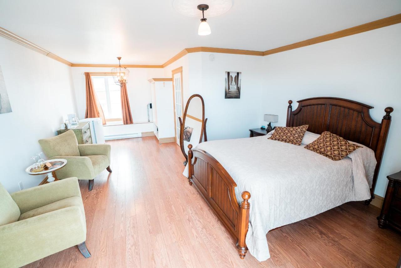 Auberge Du Vieux Faubourg Sainte Anne-des-Chênes المظهر الخارجي الصورة