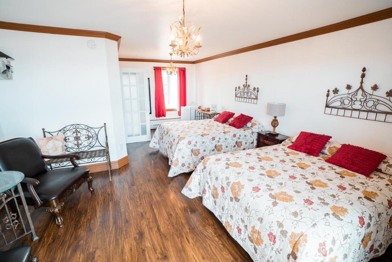 Auberge Du Vieux Faubourg Sainte Anne-des-Chênes المظهر الخارجي الصورة