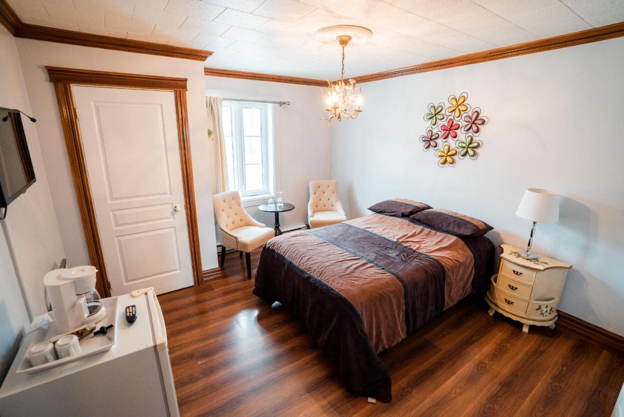 Auberge Du Vieux Faubourg Sainte Anne-des-Chênes المظهر الخارجي الصورة