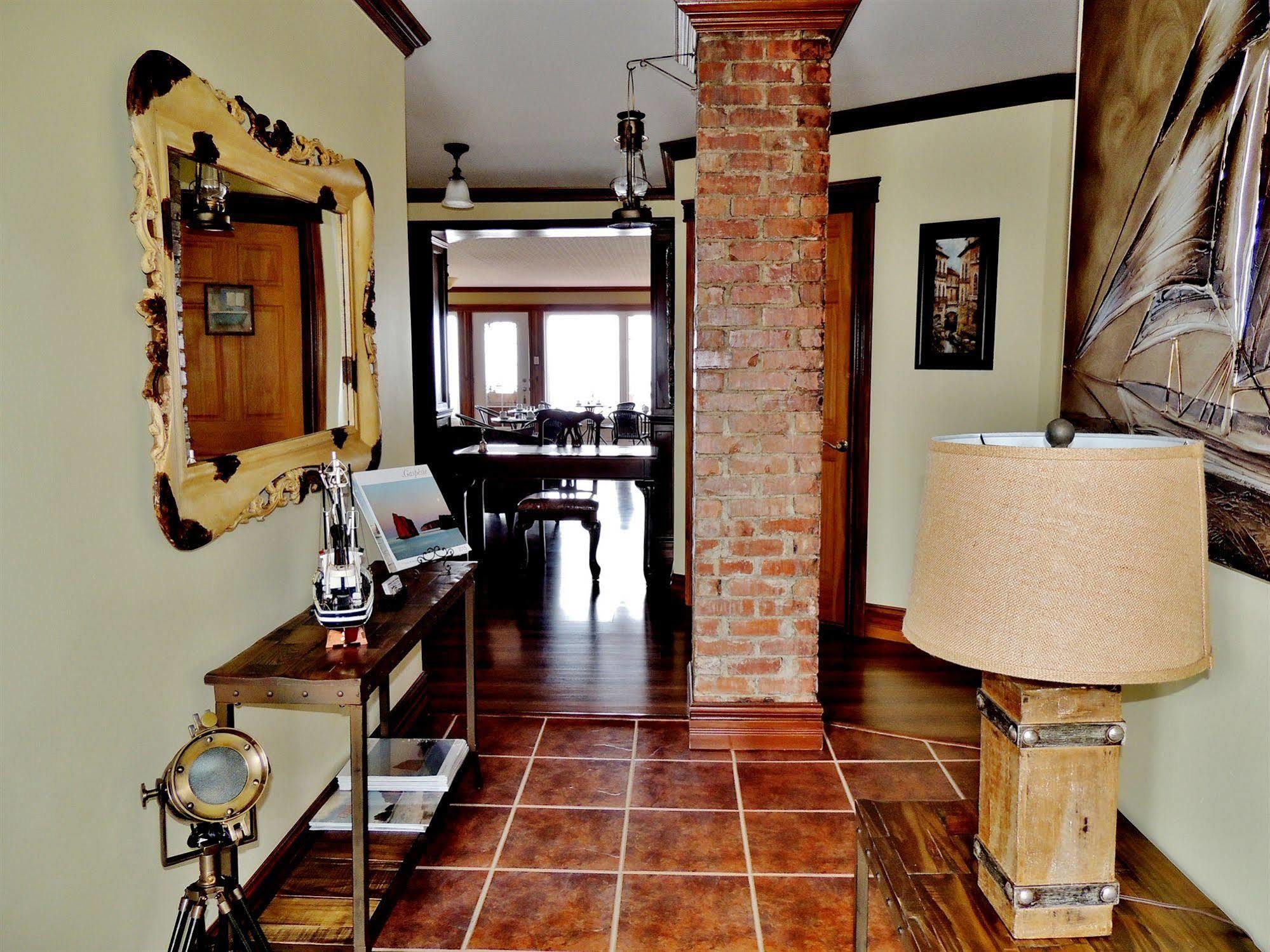 Auberge Du Vieux Faubourg Sainte Anne-des-Chênes المظهر الخارجي الصورة