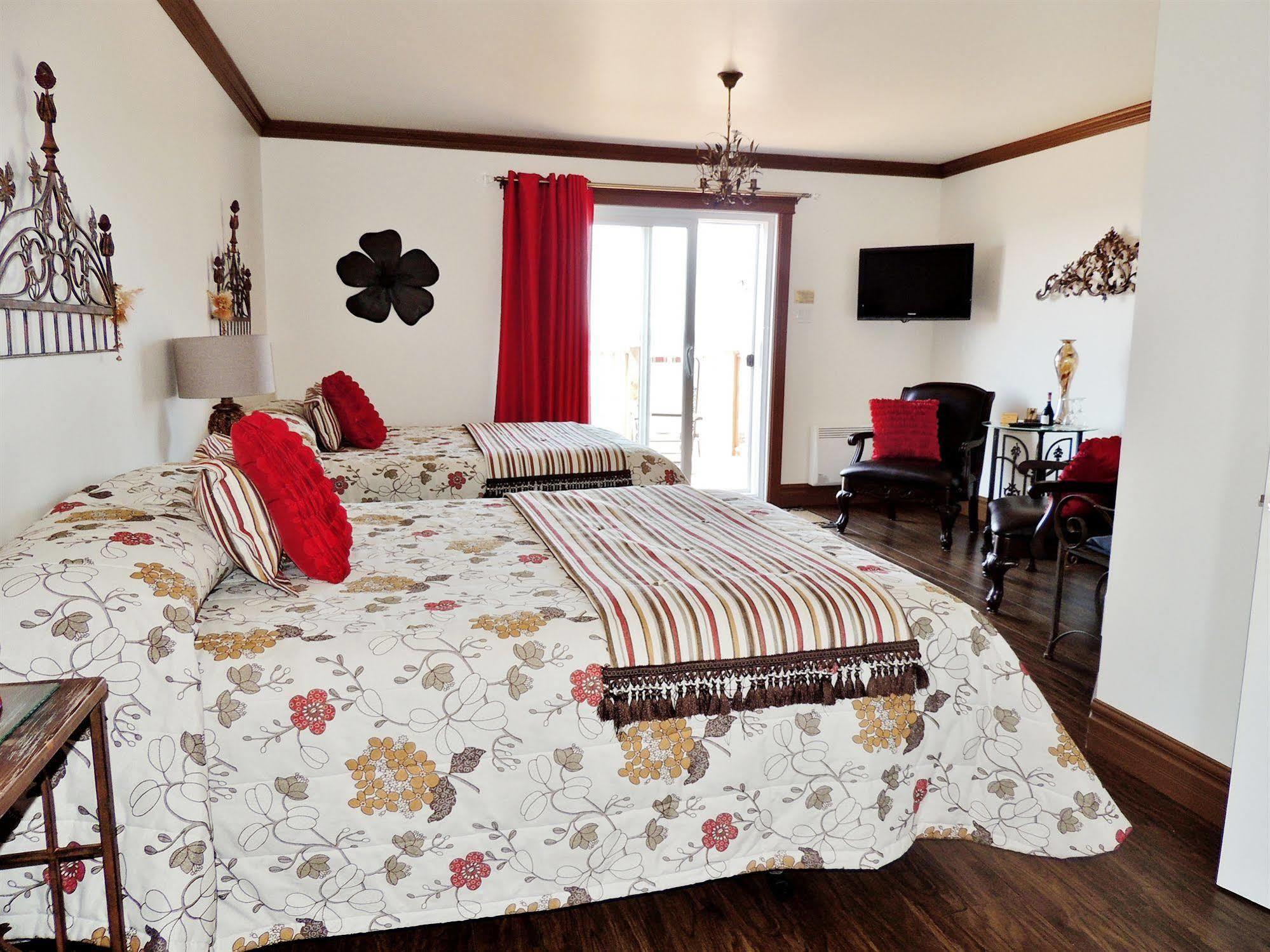Auberge Du Vieux Faubourg Sainte Anne-des-Chênes المظهر الخارجي الصورة